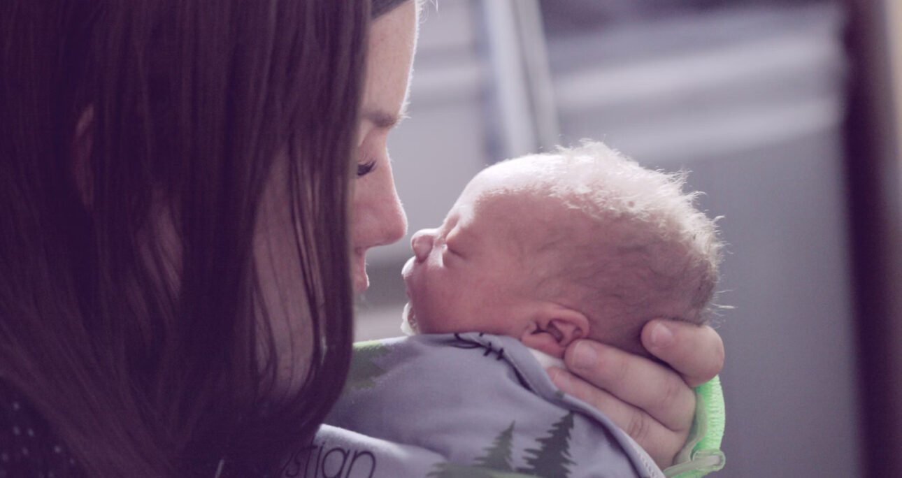 Postpartum Sleep Guide: How New Moms Can Get Better Rest After Birth 